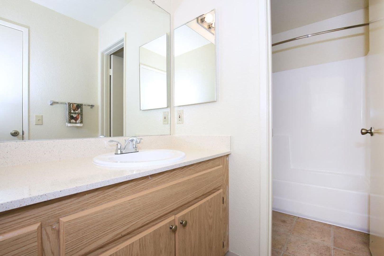 Chula Vista Apartment: 350 3rd Ave