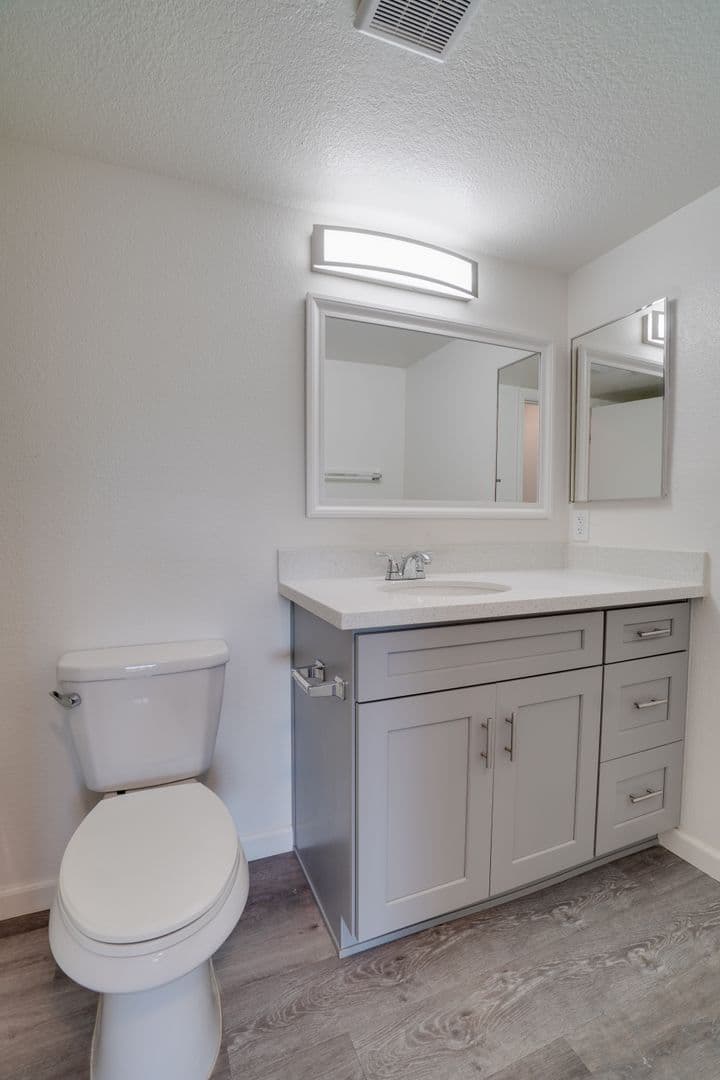 San Marcos Apartment: 580-592 Los Vallecitos Blvd