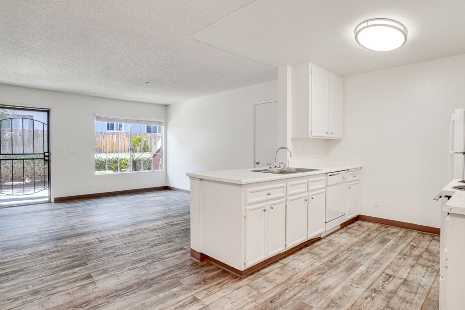 Chula Vista Apartment: 670 F Street
