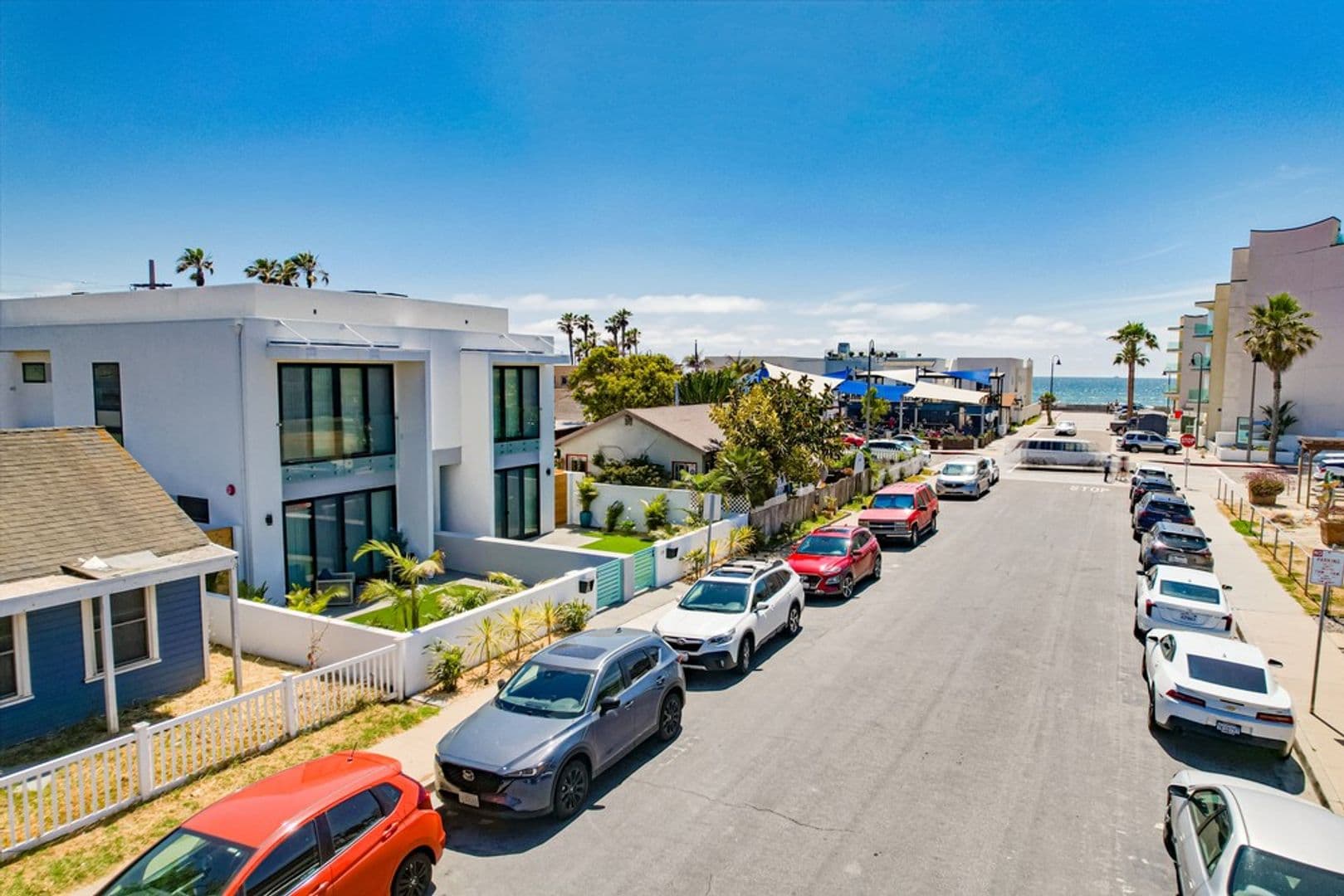 Imperial Beach House: 121 Date Ave