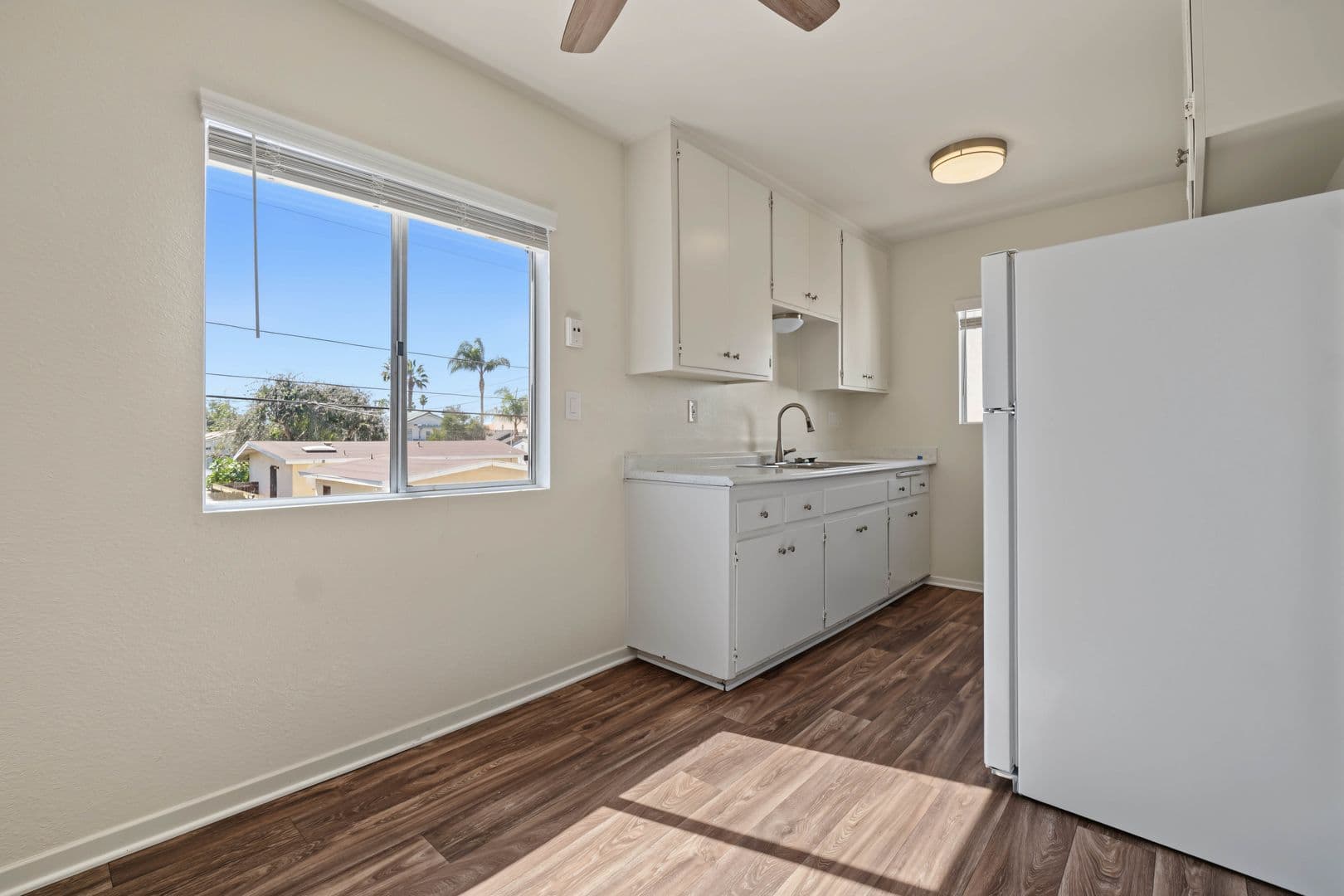Imperial Beach Apartment: 277 Evergreen Avenue