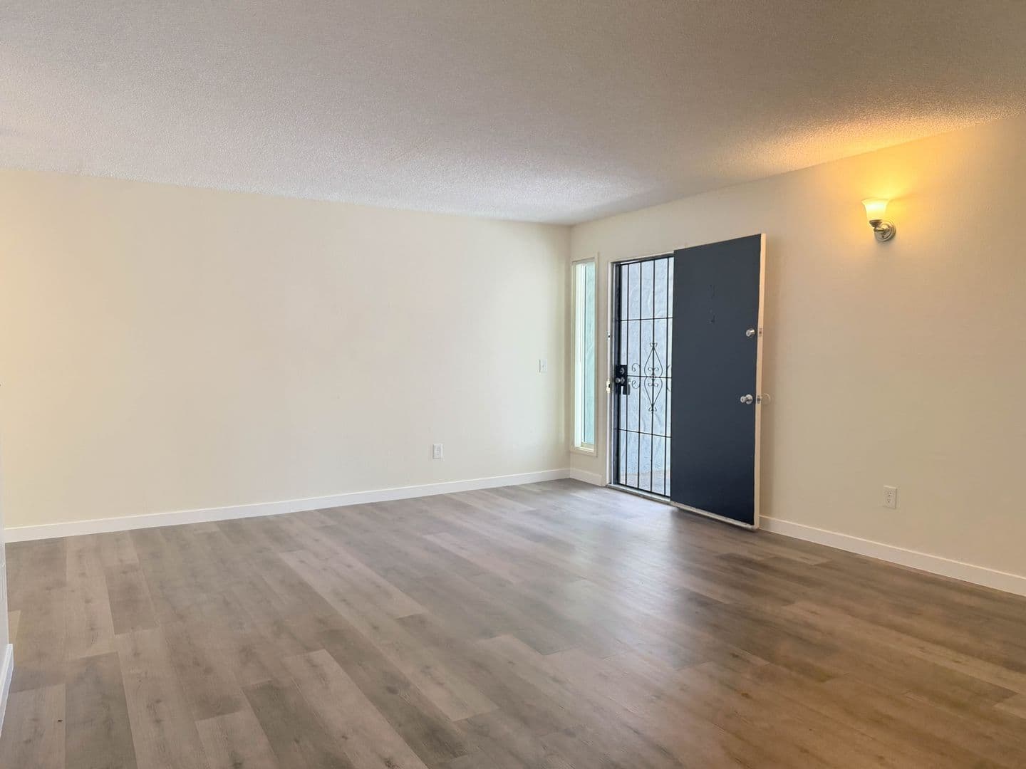 El Cajon Apartment: 573 Emerald Ave