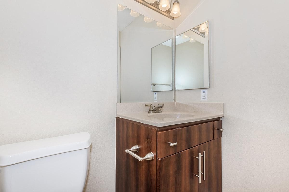 La Mesa Apartment: 5333 Baltimore Dr