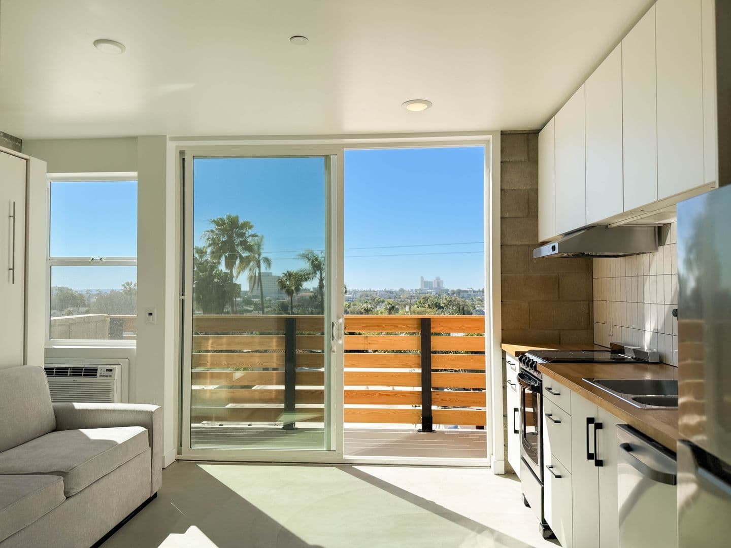 San Diego Apartment: 1520 Tyler Ave