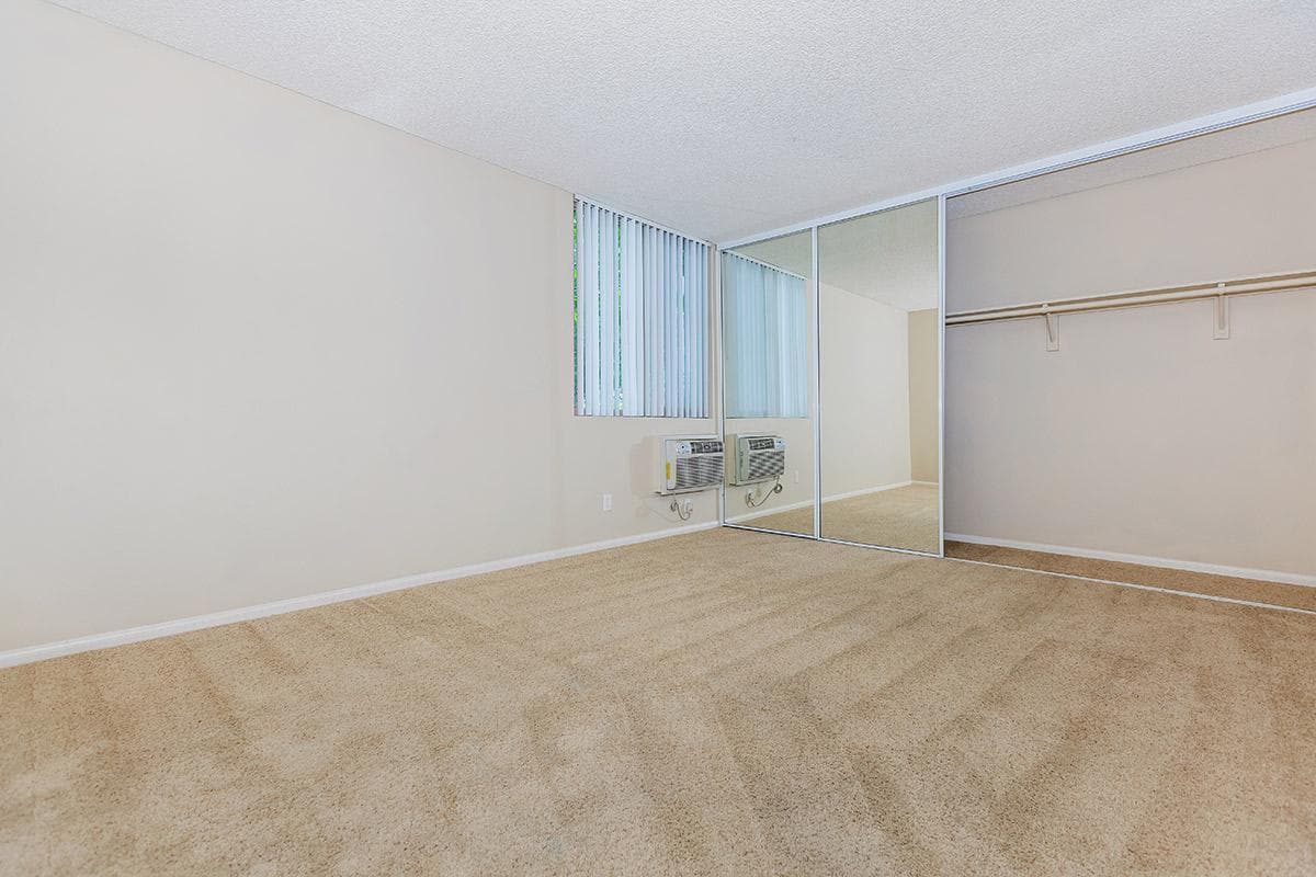 La Mesa Apartment: 5333 Baltimore Dr