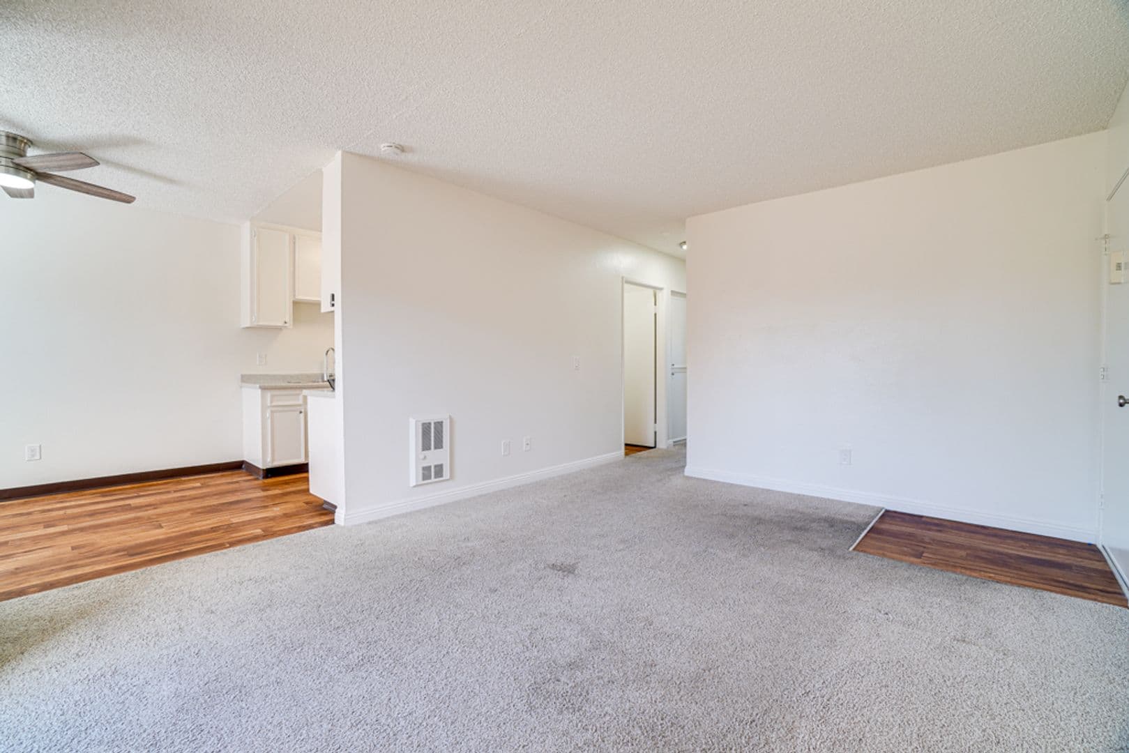 Santee Apartment: 8961 N Magnolia Ave