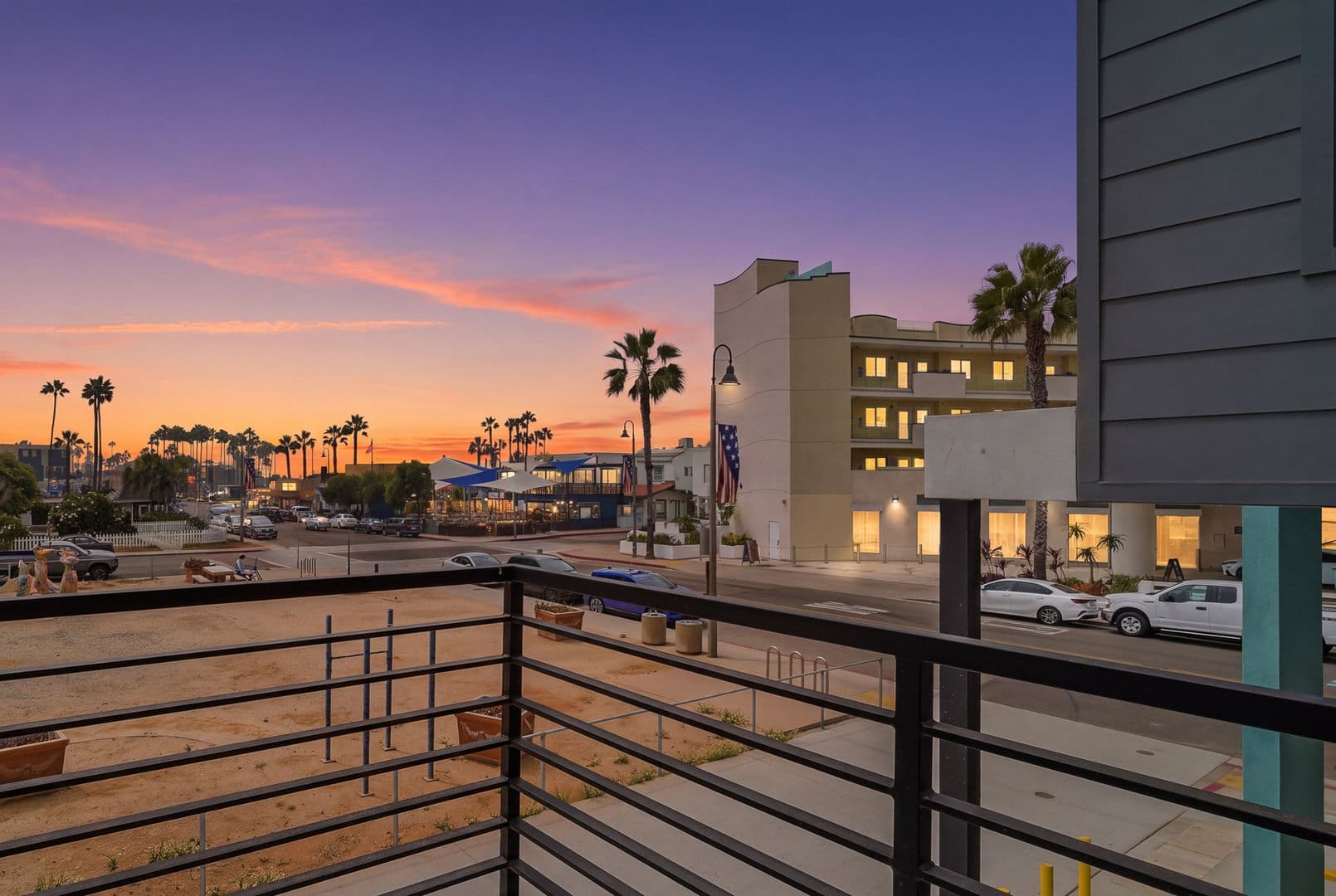 Imperial Beach Apartment: 107-113 Daisy Ave