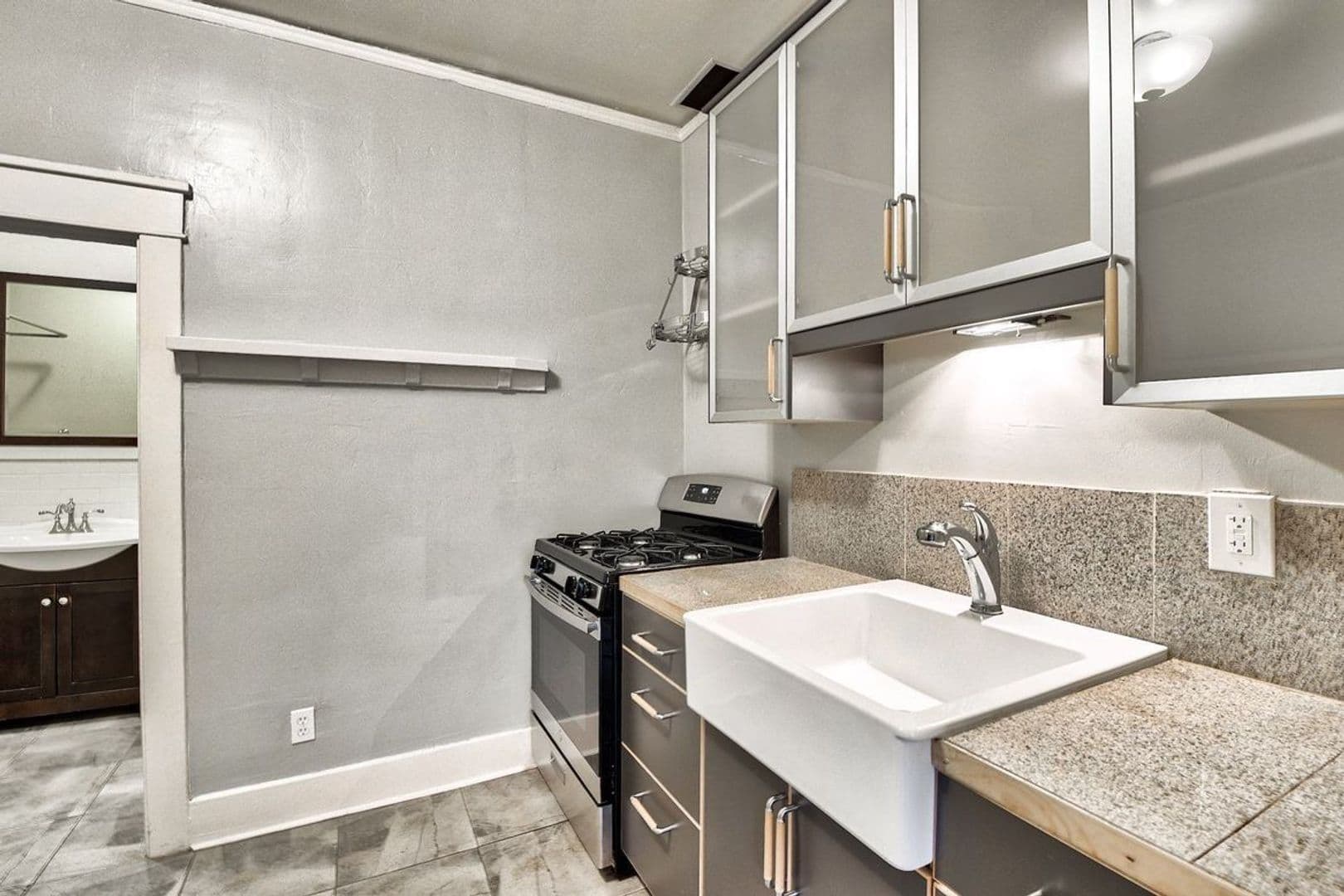 San Diego Apartment: 2408 2nd Ave