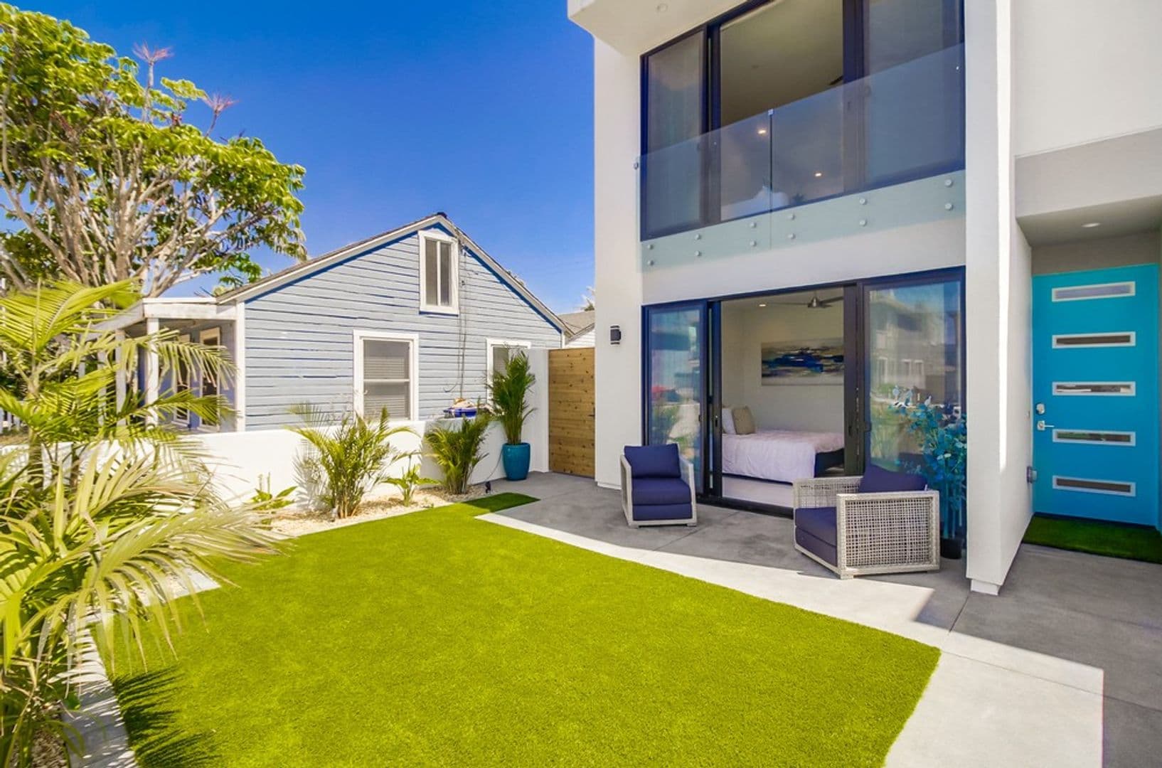 Imperial Beach House: 121 Date Ave