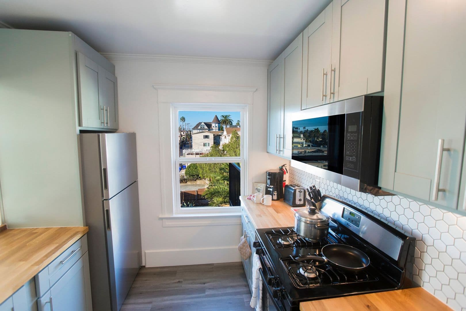 San Diego Apartment: 1520 Tyler Ave