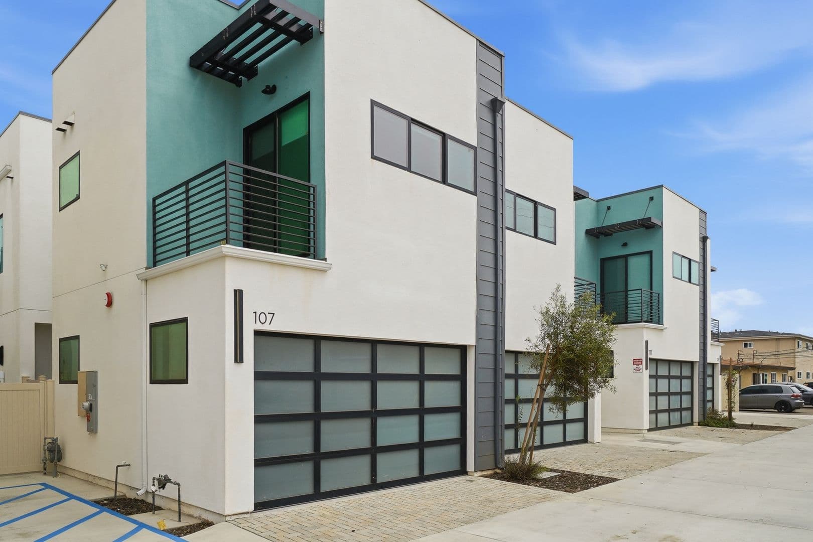 Imperial Beach Apartment: 107-113 Daisy Ave