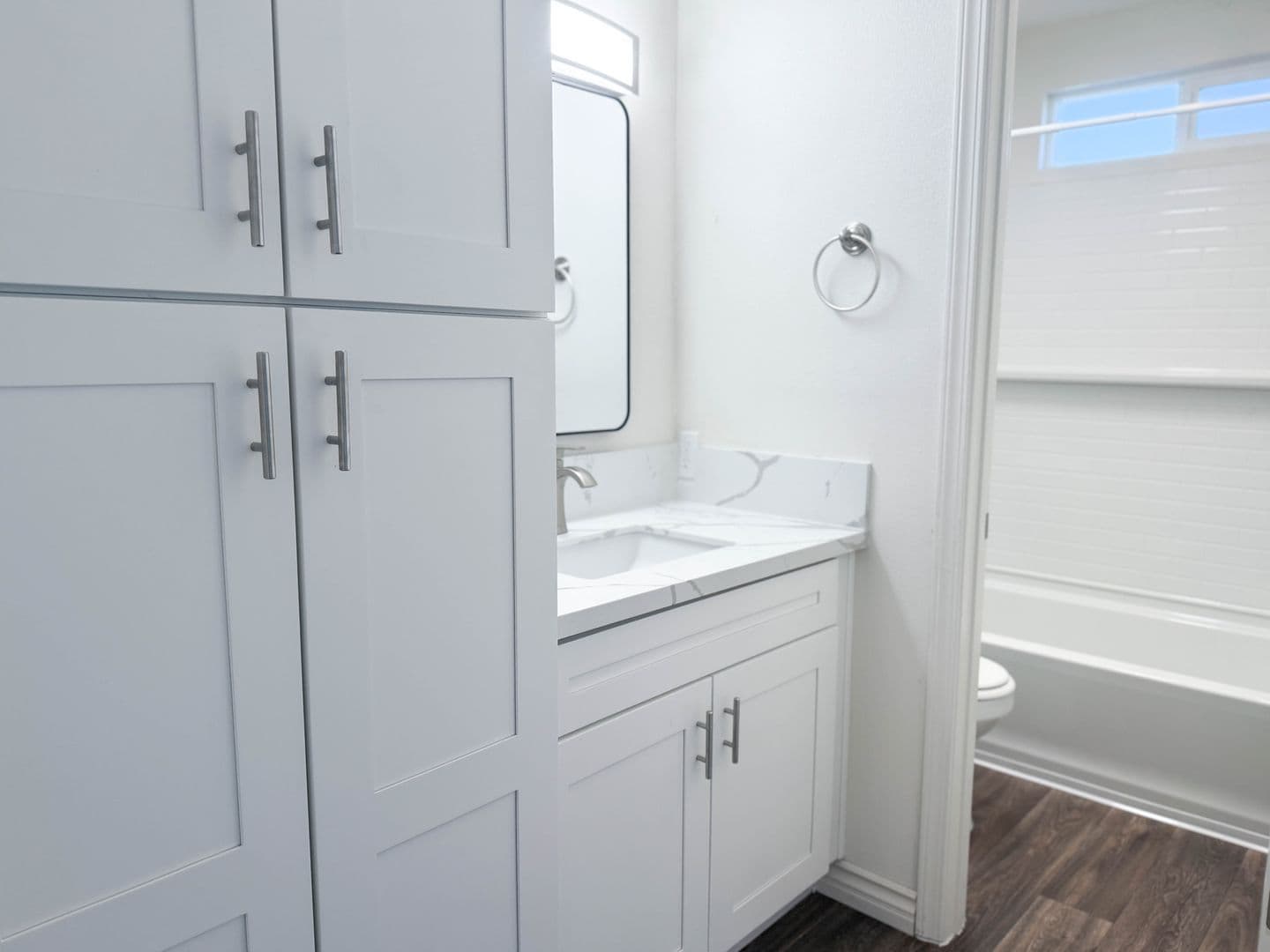 Lakeside Apartment: 9250 Winter Gardens & 12058 Rockcrest Rd.