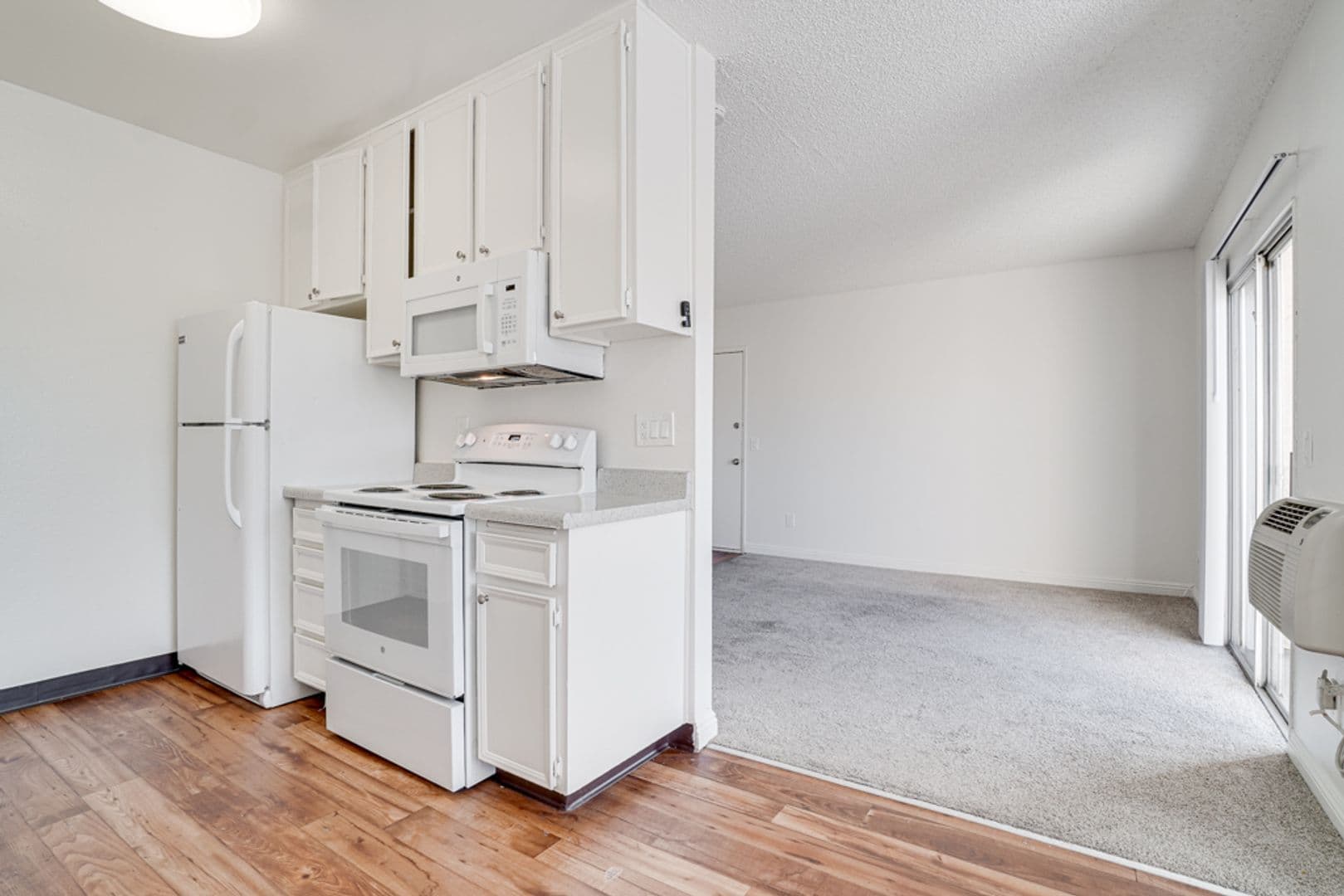 Santee Apartment: 8961 N Magnolia Ave