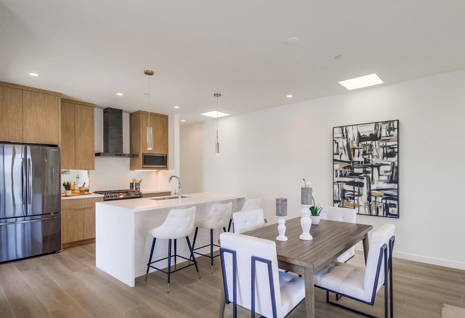 Imperial Beach House: 121 Date Ave