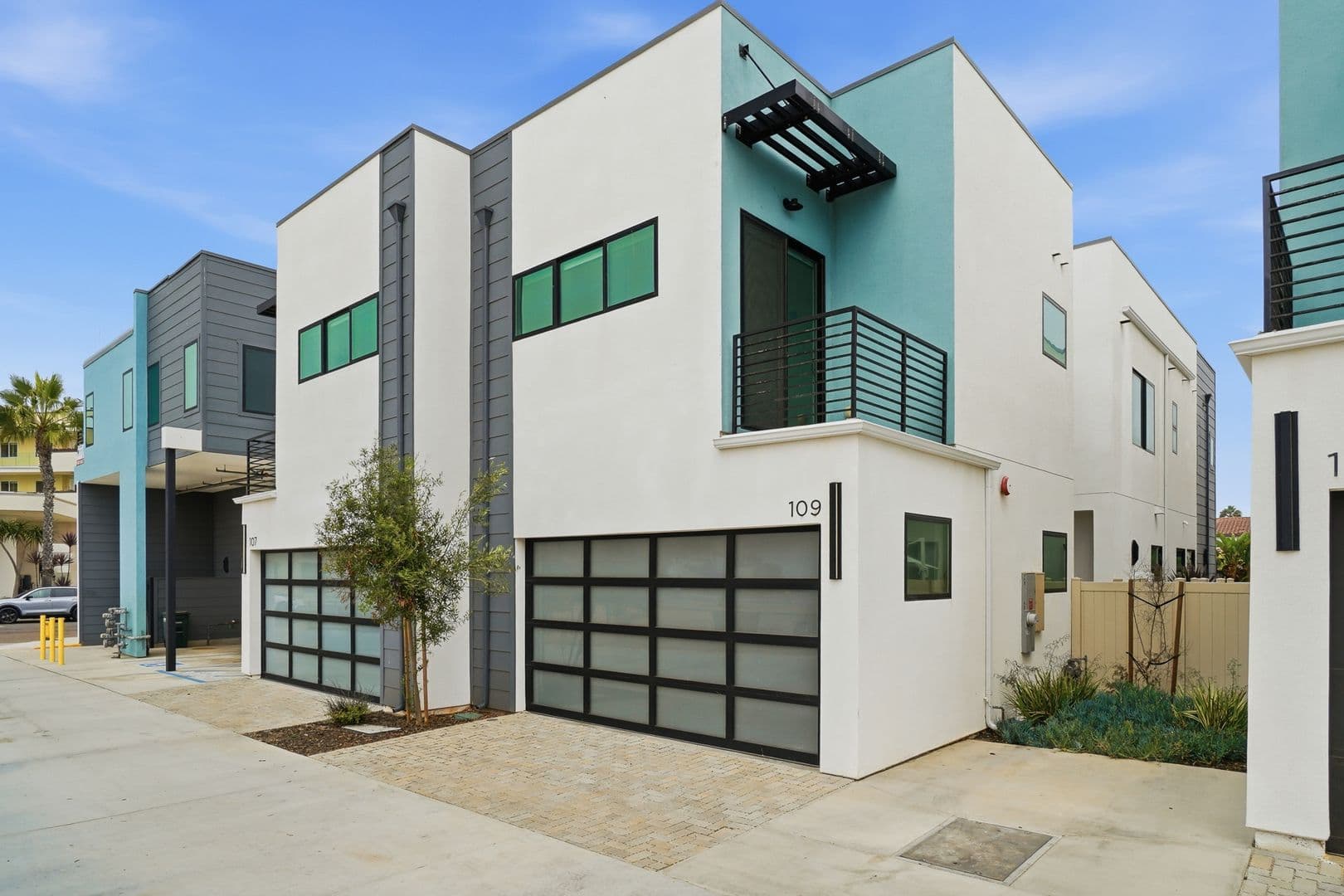 Imperial Beach Apartment: 107-113 Daisy Ave