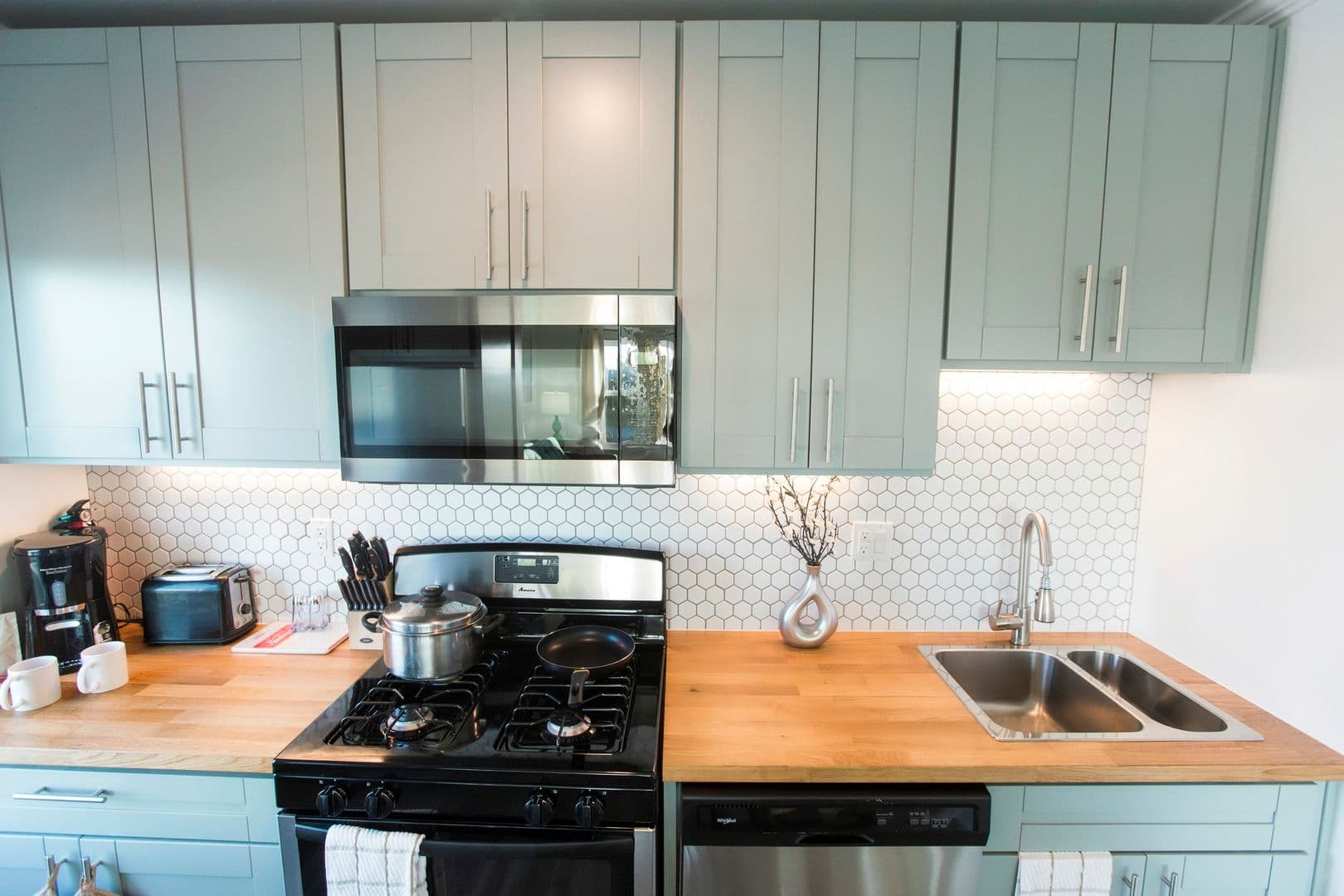 San Diego Apartment: 1520 Tyler Ave
