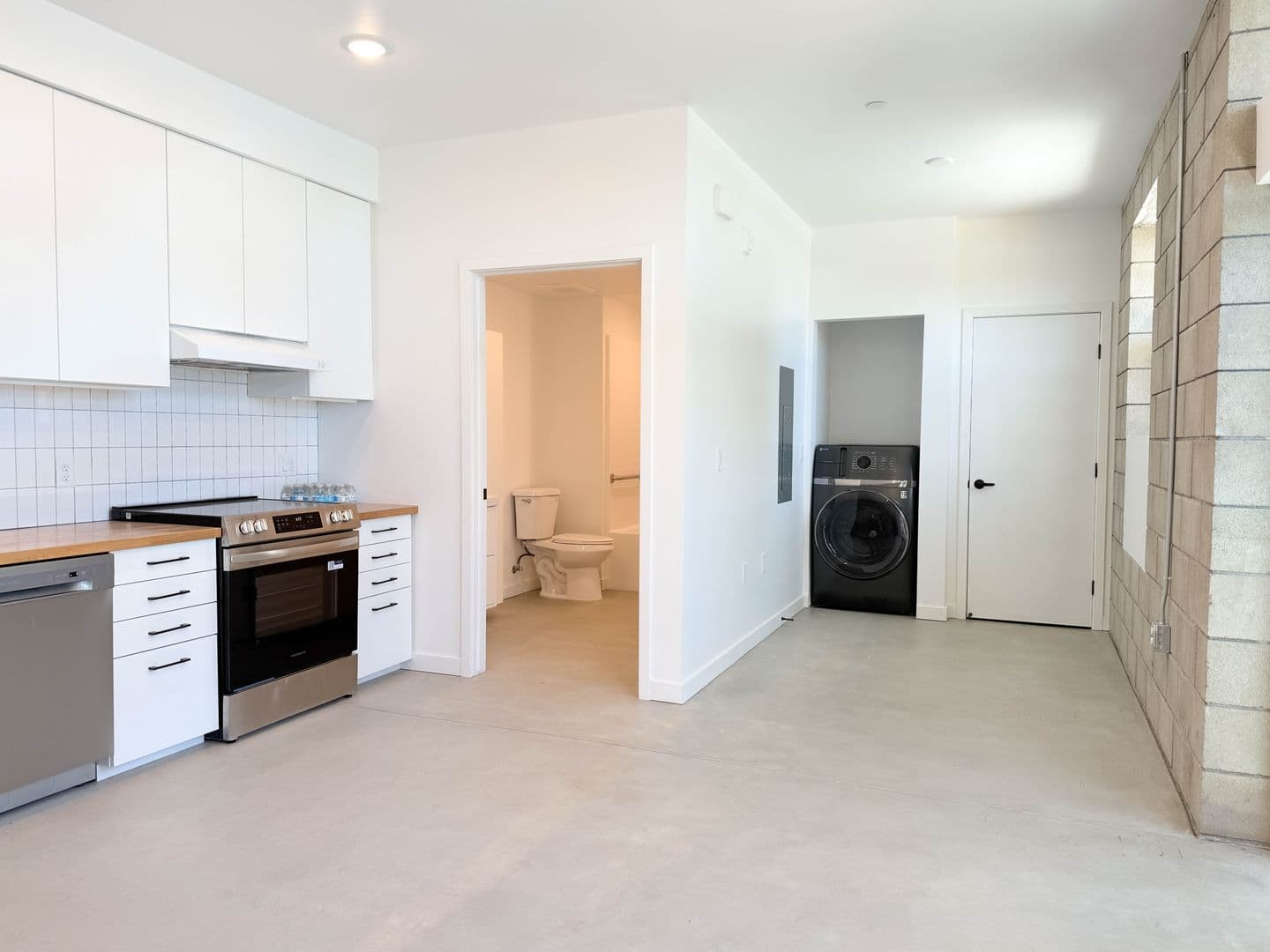 San Diego Apartment: 1520 Tyler Ave
