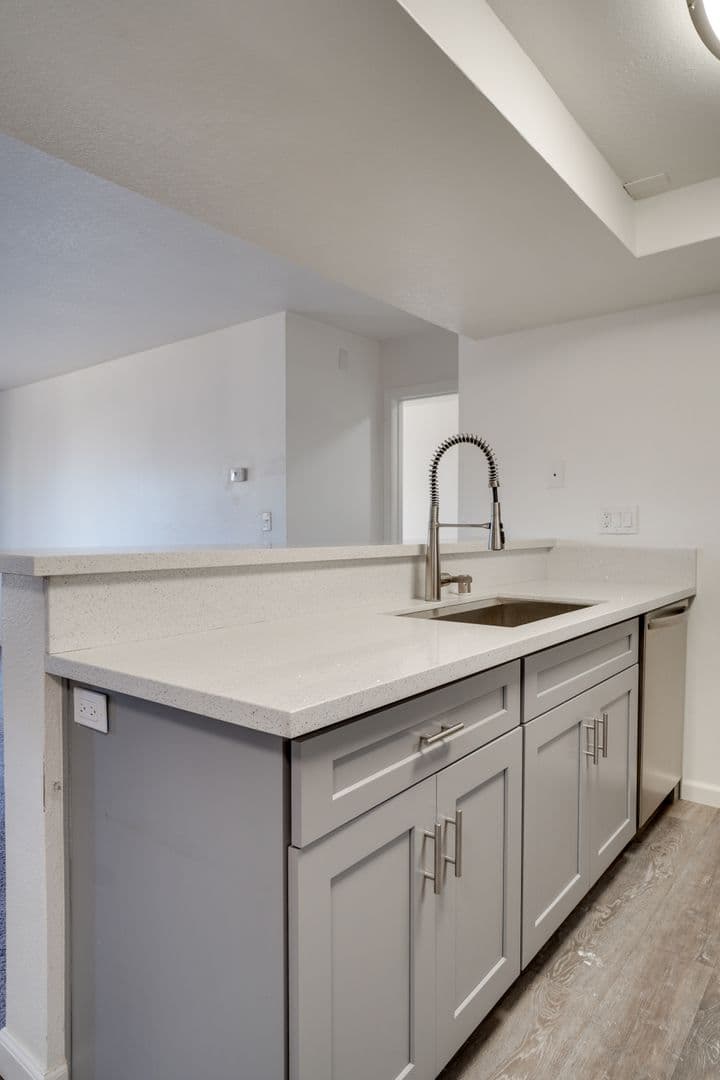 San Marcos Apartment: 580-592 Los Vallecitos Blvd