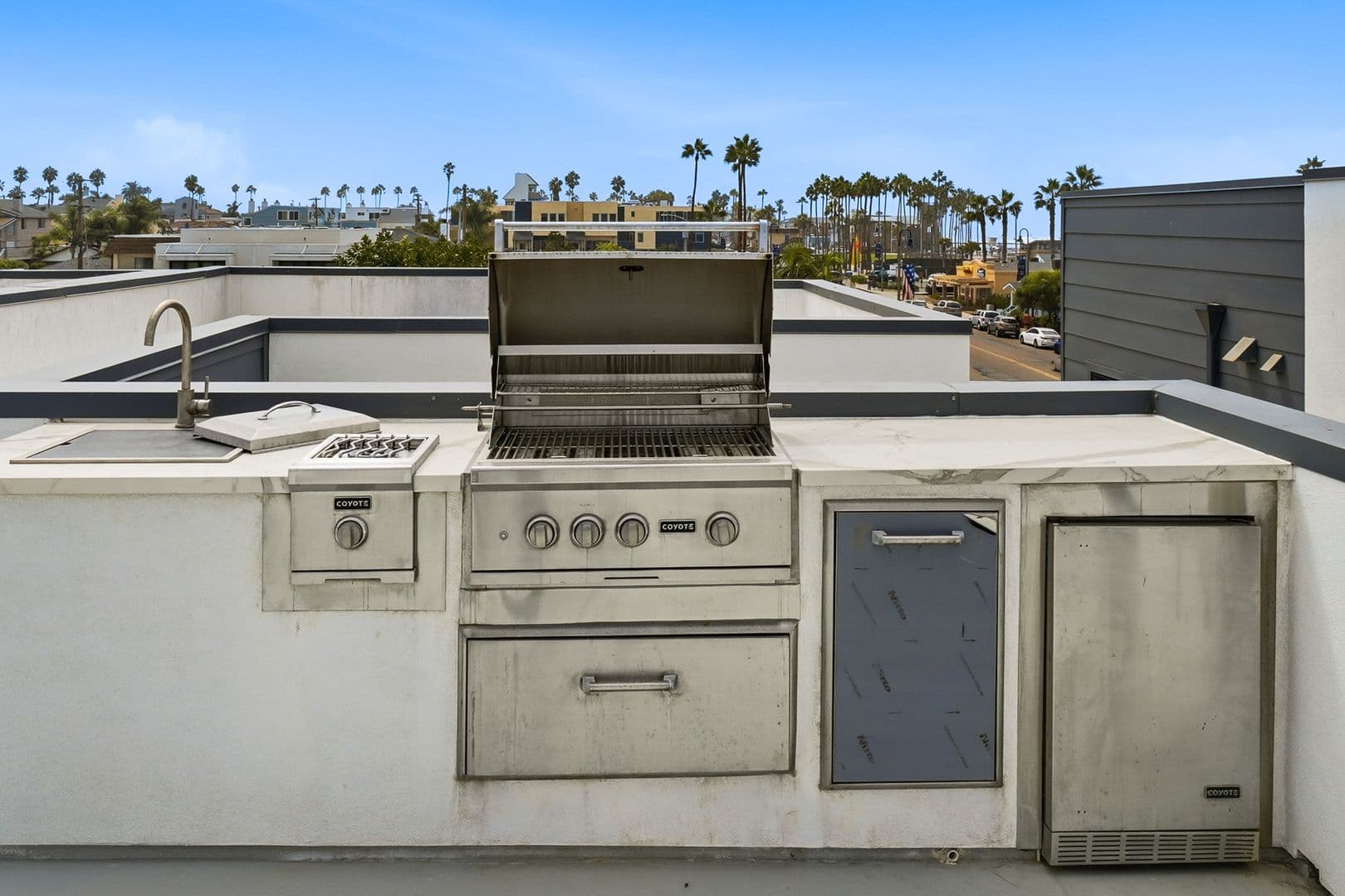 Imperial Beach Apartment: 107-113 Daisy Ave