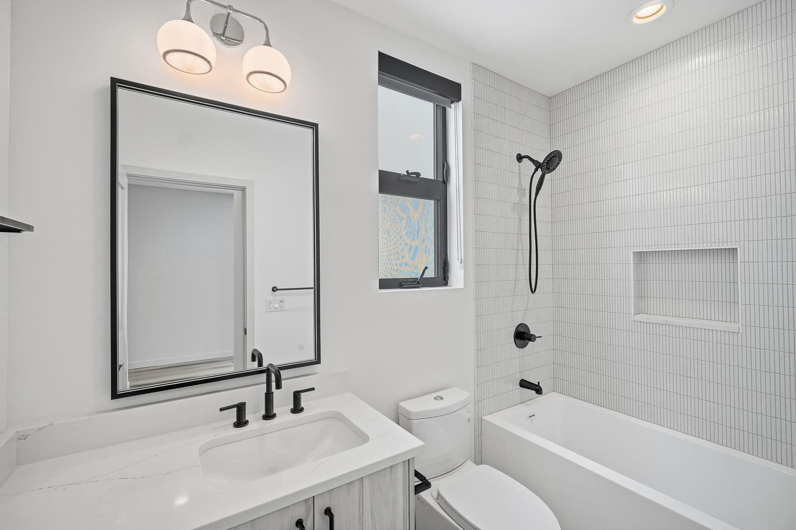 Imperial Beach Apartment: 107-113 Daisy Ave