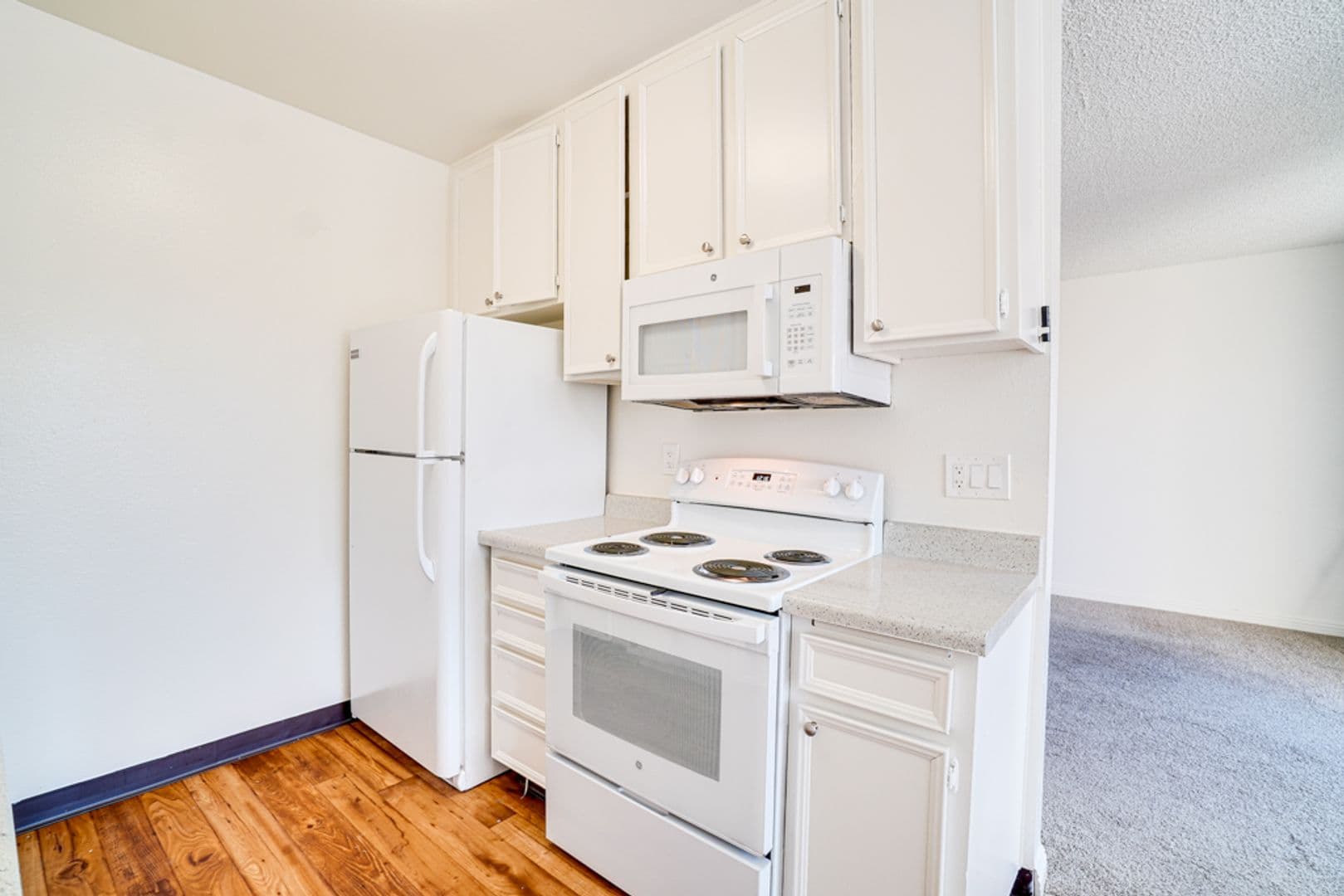 Santee Apartment: 8961 N Magnolia Ave