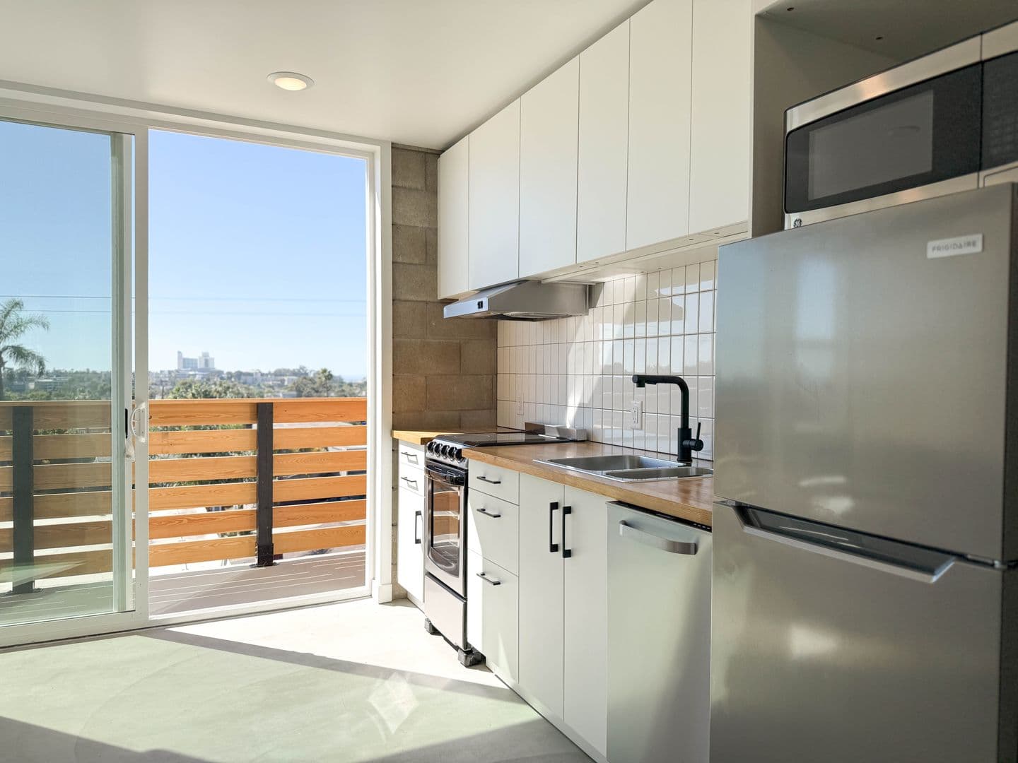 San Diego Apartment: 1520 Tyler Ave