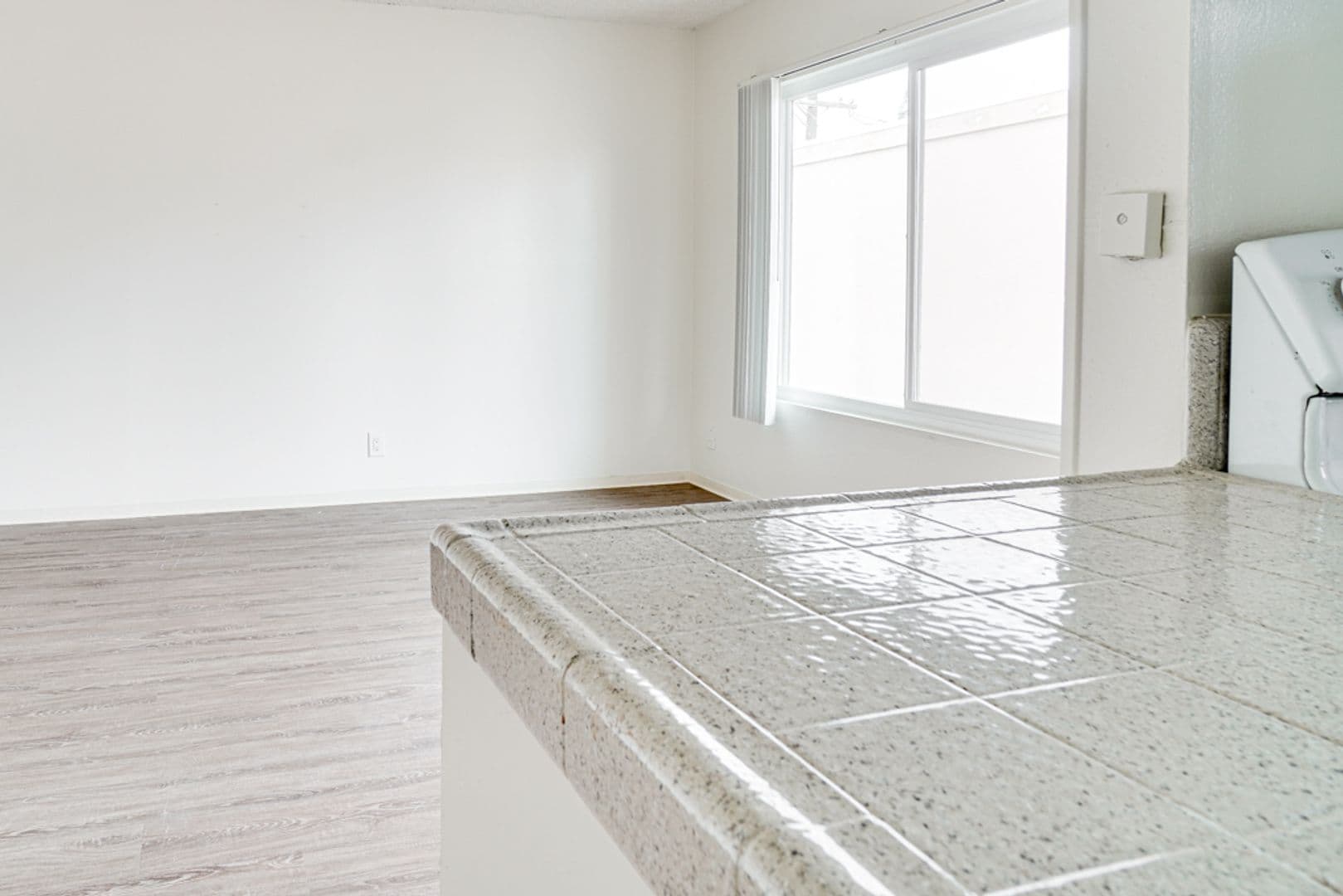 San Diego Apartment: 4736 Point Loma Ave