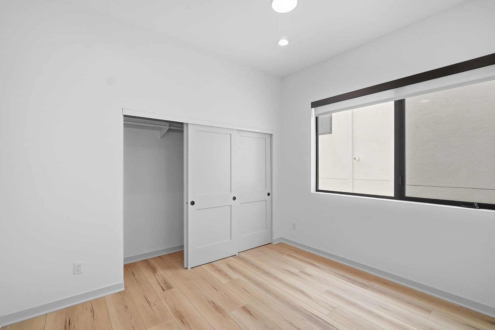 Imperial Beach Apartment: 107-113 Daisy Ave