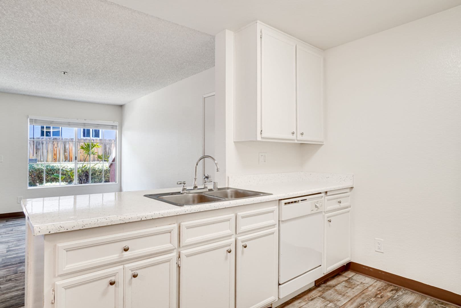 Chula Vista Apartment: 670 F Street