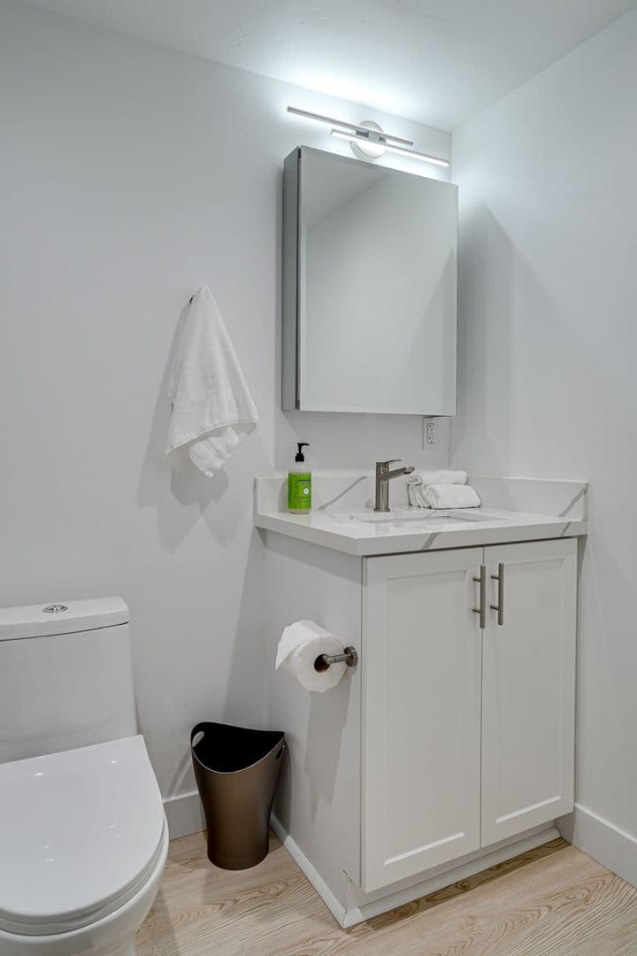 San Diego Apartment: 3910 Chapman Street