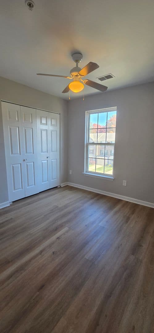 Clementon House: 2031 Broadacres DR