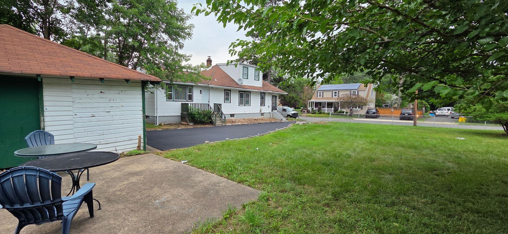 Ewing House: 117 Browning Ave