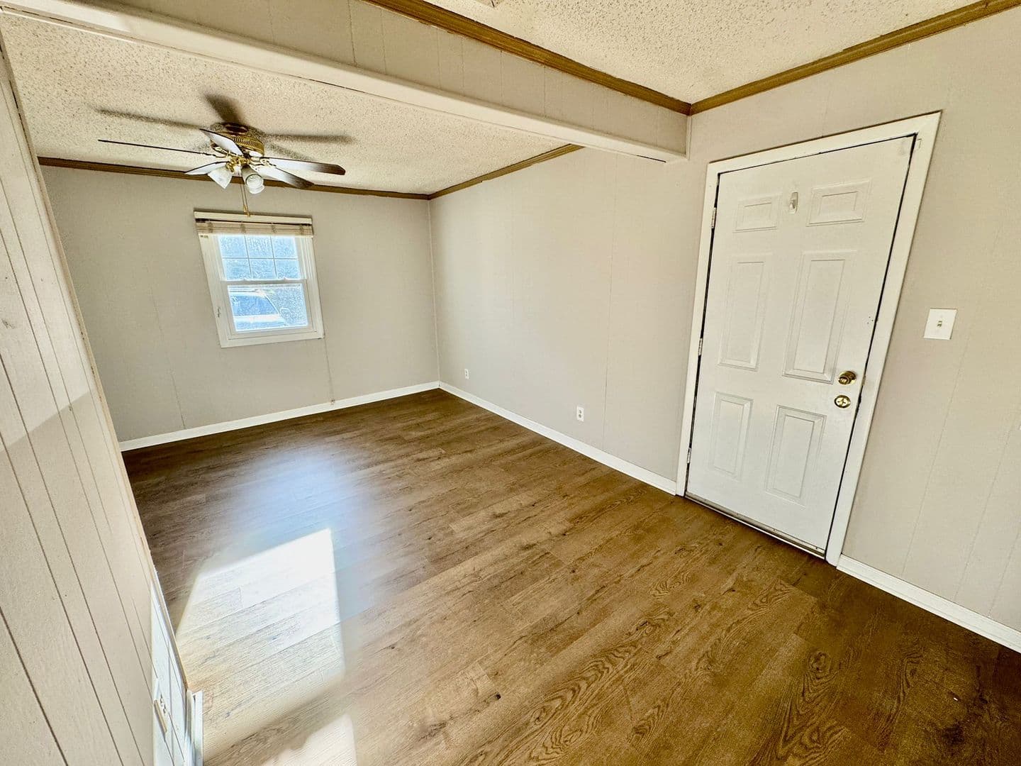 Willingboro House: 77 Executive Ln