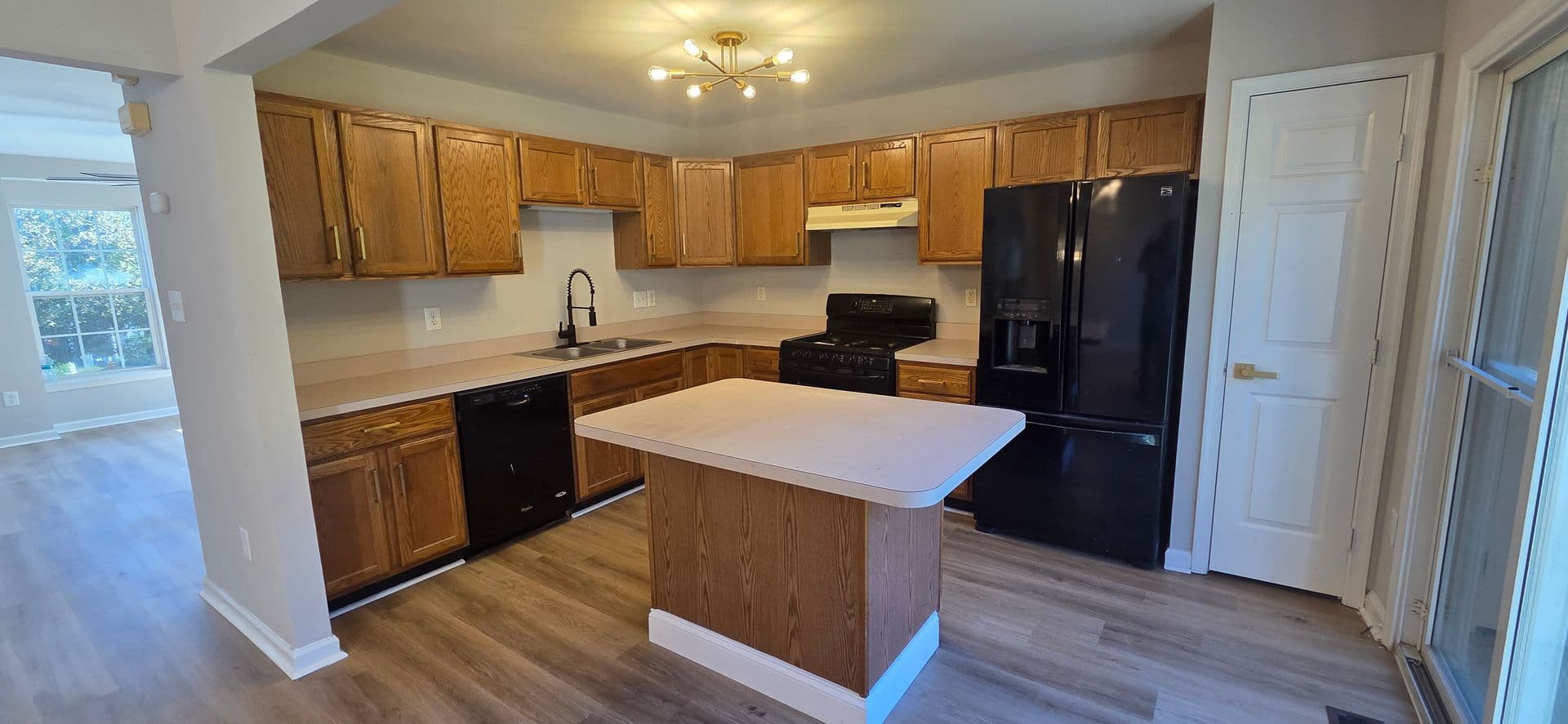 Clementon House: 2031 Broadacres DR