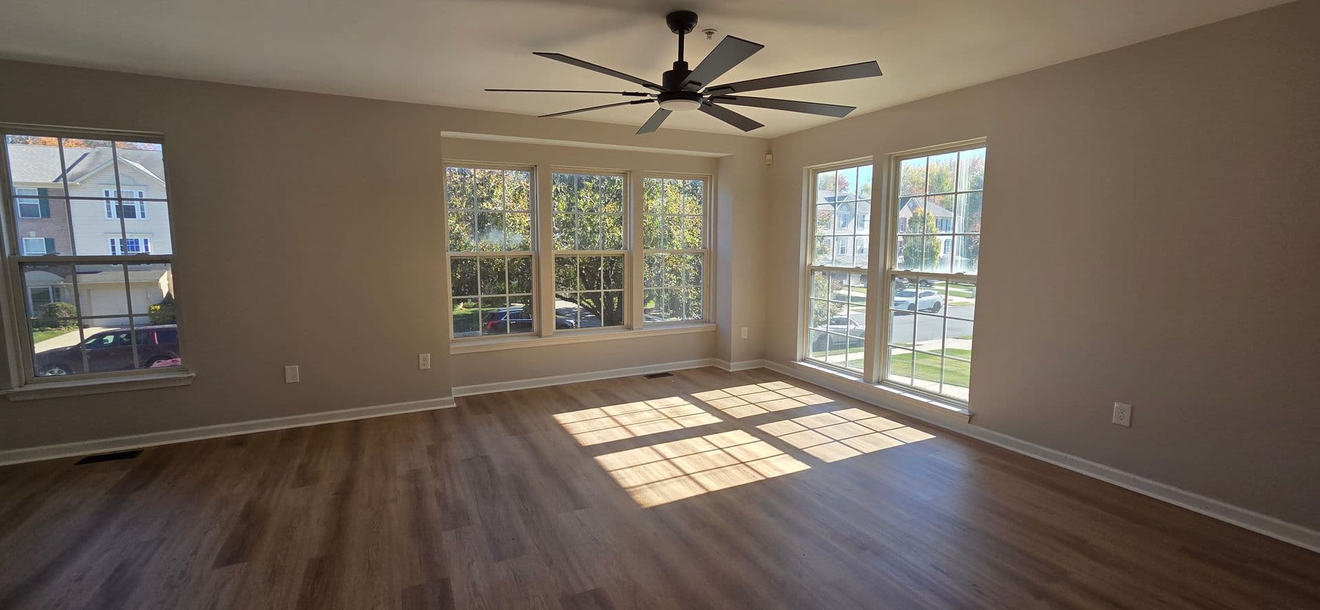 Clementon House: 2031 Broadacres DR