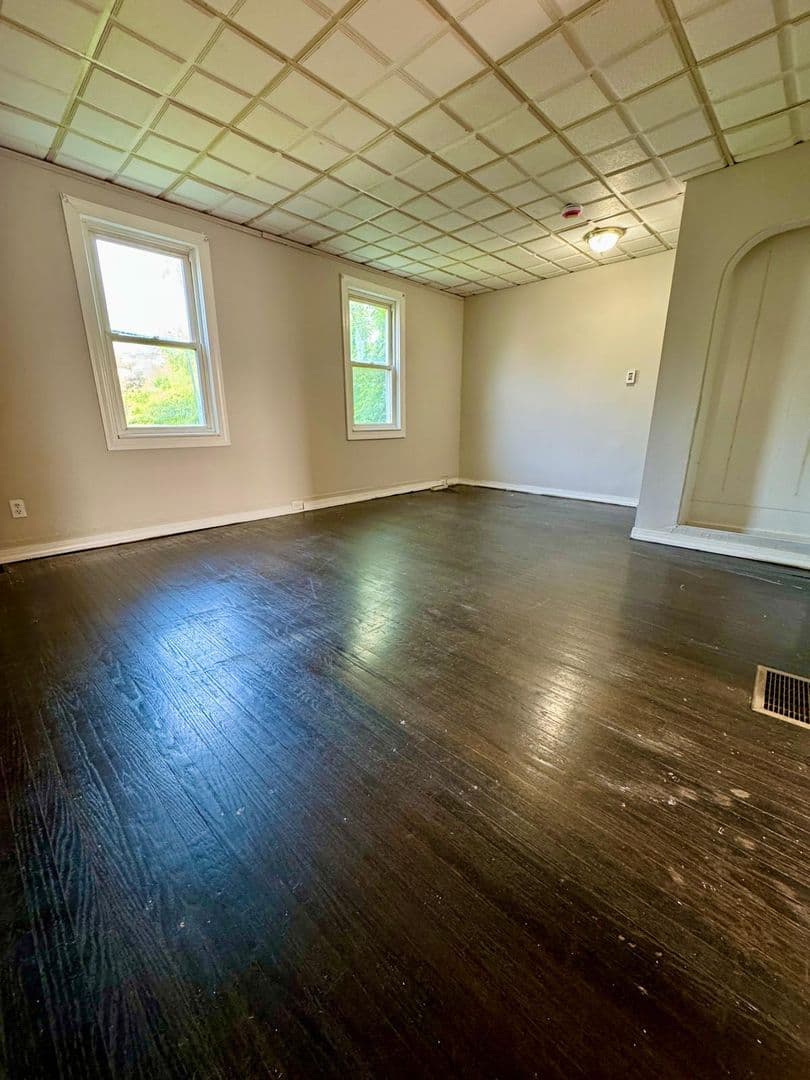 Brooklawn House: 242 New Jersey Rd