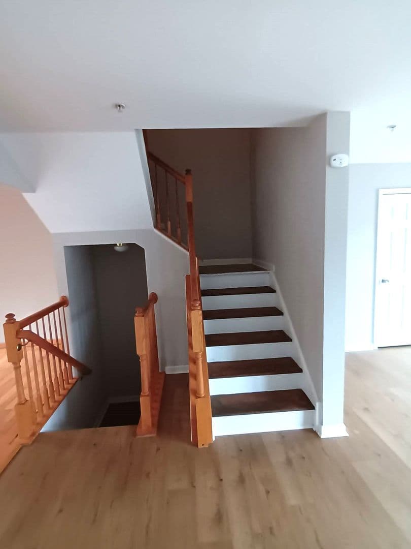 Clementon House: 2039 BROADACRES DR