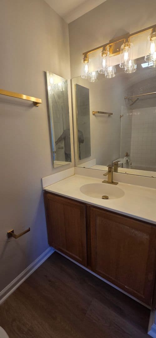 Clementon House: 2031 Broadacres DR