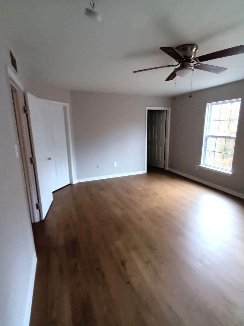 Clementon House: 2039 BROADACRES DR