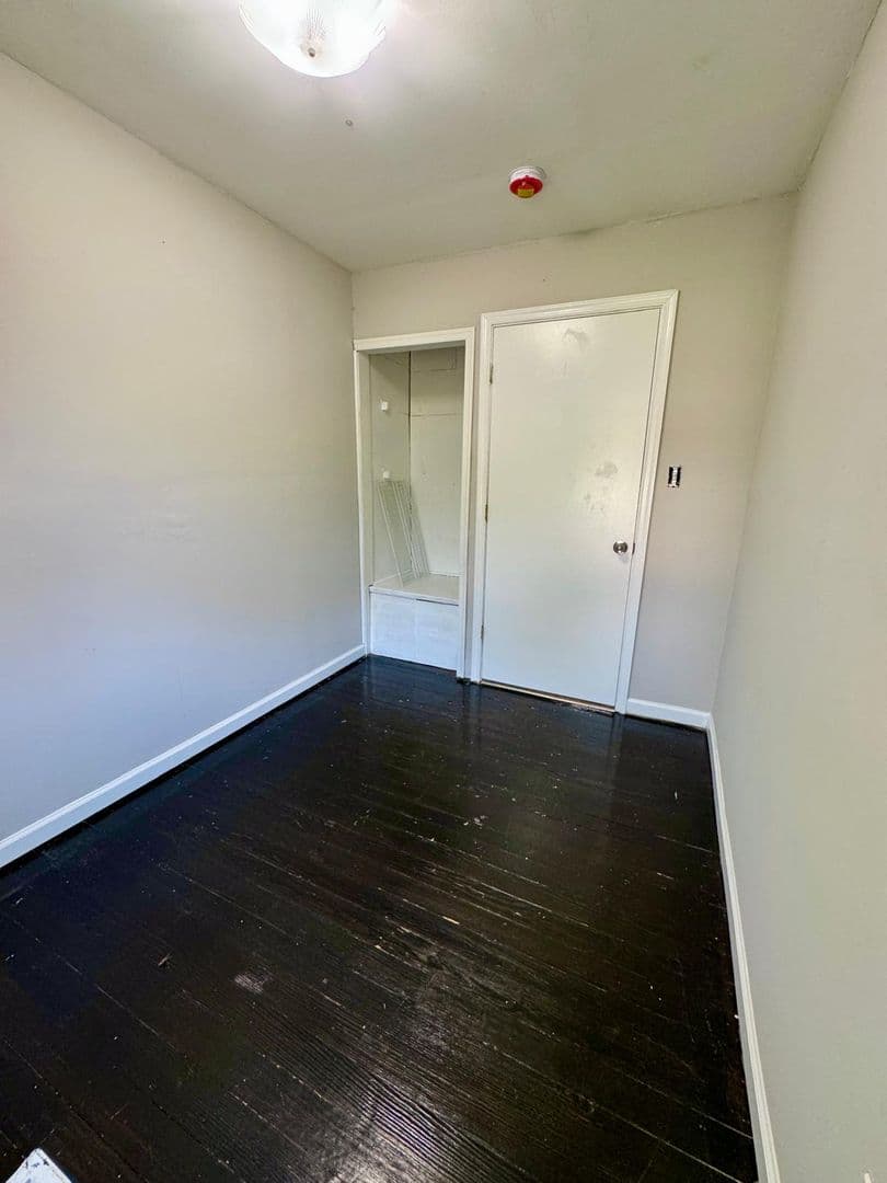 Brooklawn House: 242 New Jersey Rd