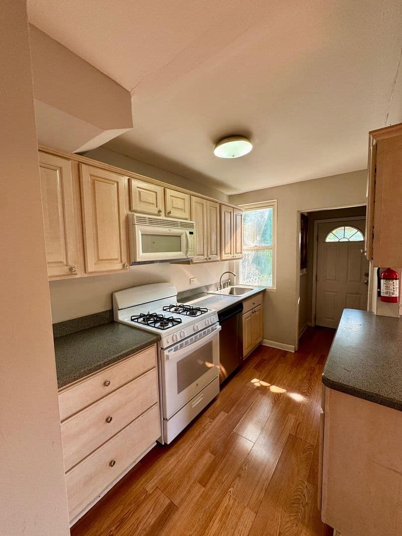 Brooklawn House: 242 New Jersey Rd