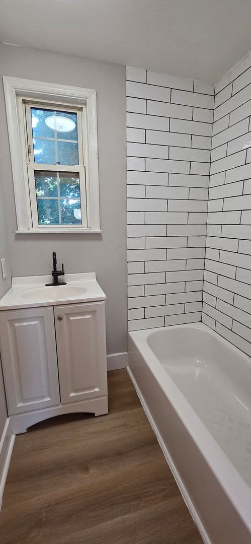 Levittown House: 1019 Green Ln
