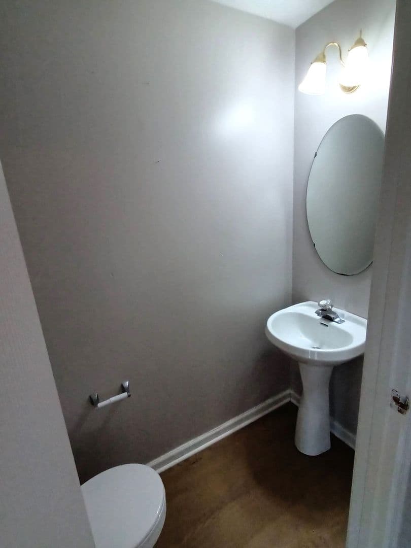 Clementon House: 2039 BROADACRES DR