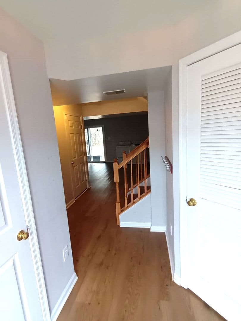 Clementon House: 2039 BROADACRES DR