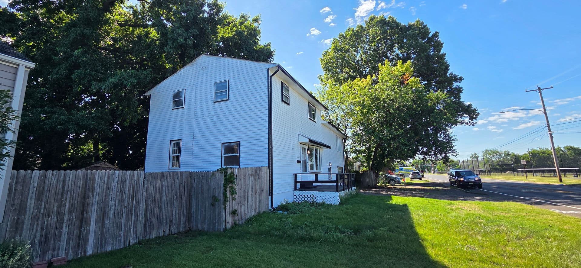 Levittown House: 1019 Green Ln