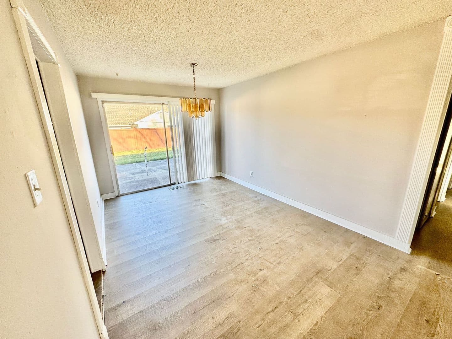 Willingboro House: 77 Executive Ln