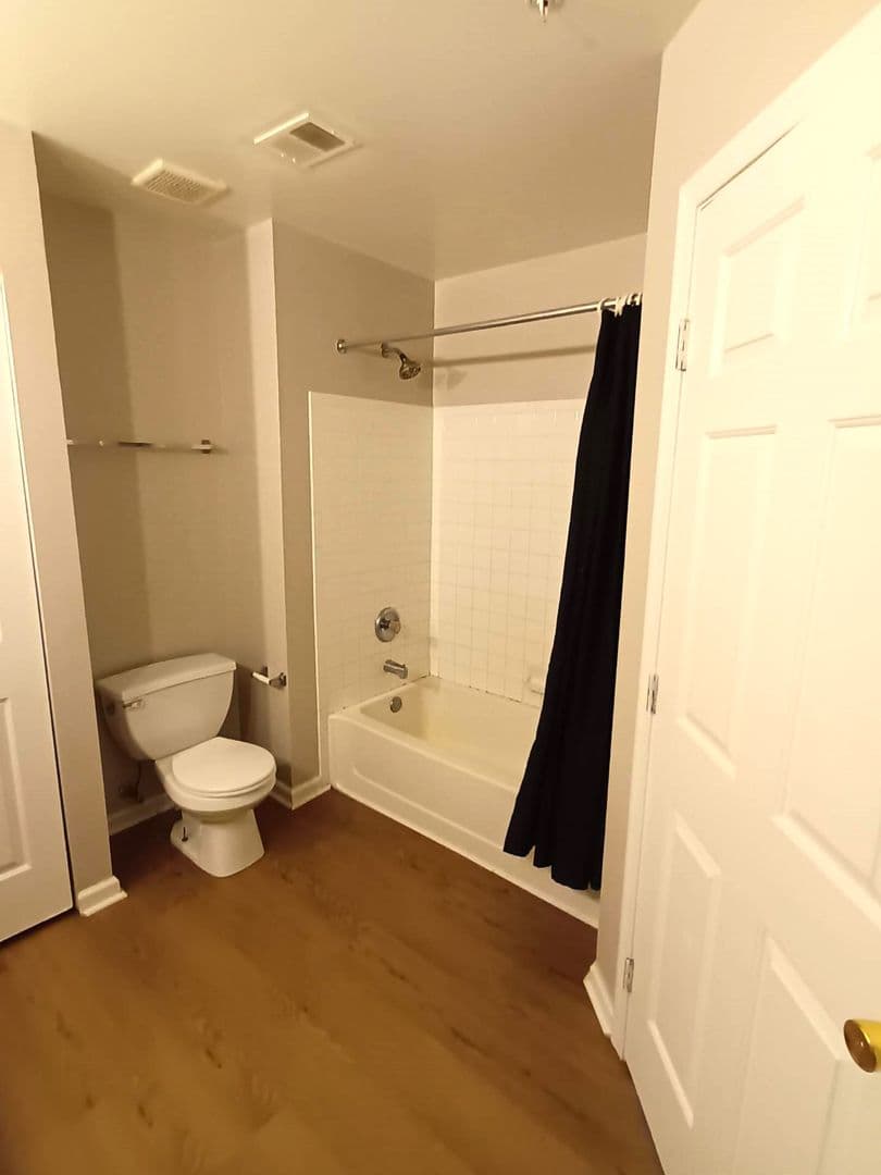 Clementon House: 2039 BROADACRES DR