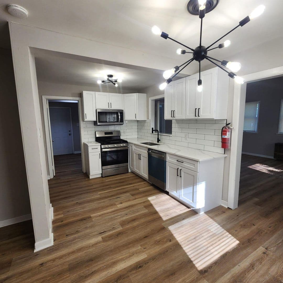 Stratford House: 13 Duke Ave