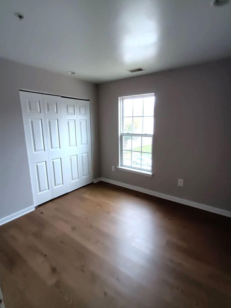 Clementon House: 2039 BROADACRES DR