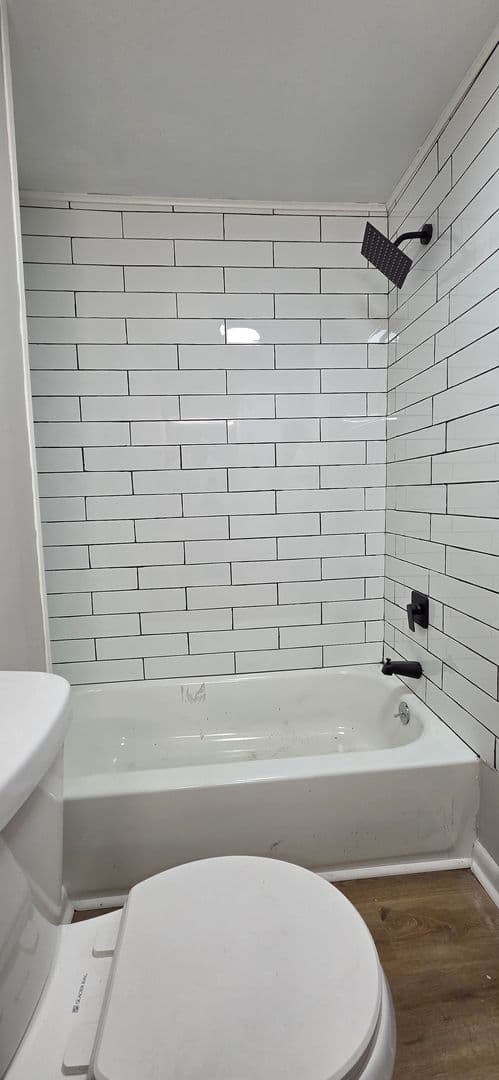 Williamstown House: 319 Jays Ave